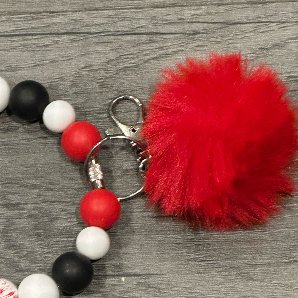 Handmade ghostface beaded keychain - Picture 3 of 4